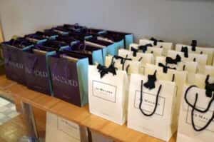 In túi giấy đựng quần áo